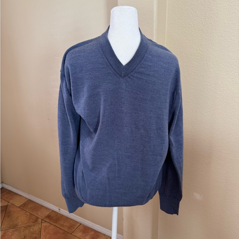 Orvis men’s v-neck merino wool sweater size large blue grey